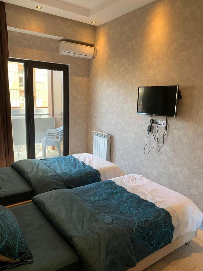 Apartment Three Bedroom In Saburtalo Tbilisi Exteriör bild